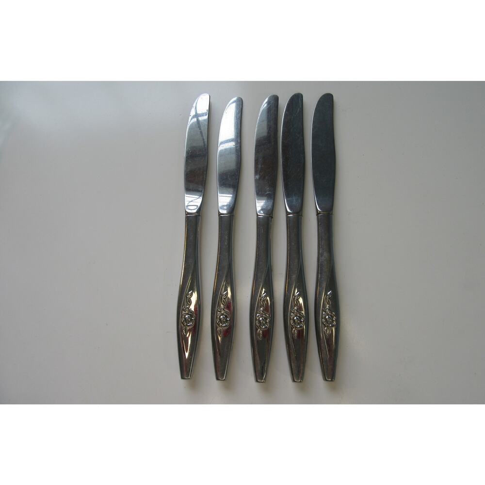 (5) Oneidacraft Deluxe Lasting Rose Stainless Steel Dinner Knives